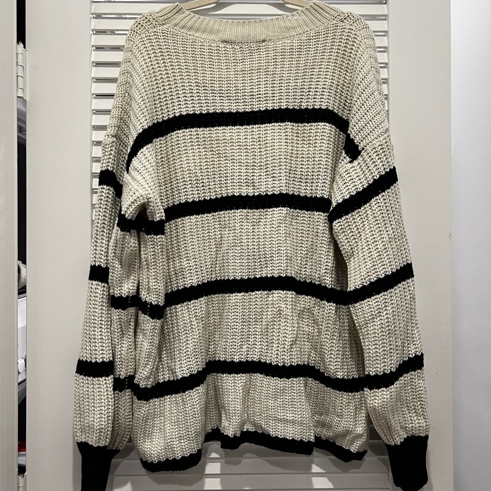 Boutique Black and White Ballon Sleeve Sweater 3X - Picture 4 of 4